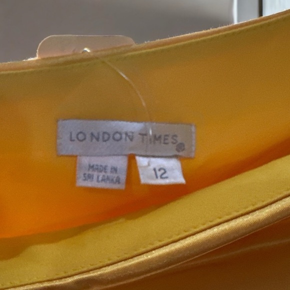 London Times Yellow One-Shoulder Ruched Cocktail Dress – Size 12 - Picture 3 of 9